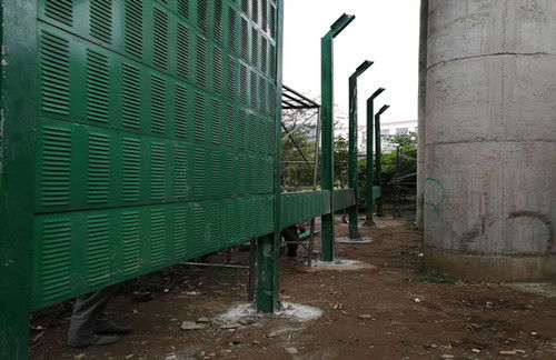 佛岡公路減噪隔聲屏障 生產(chǎn)廠家的核心技術(shù)與應用